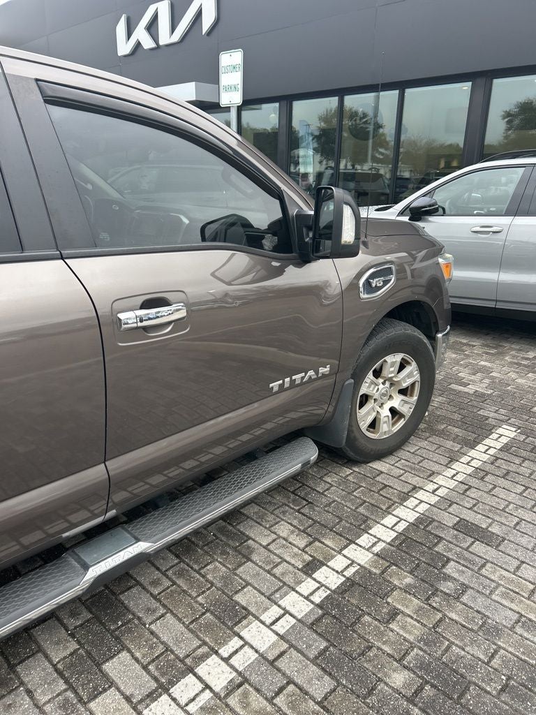 2017 Nissan Titan SV