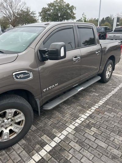 2017 Nissan Titan SV