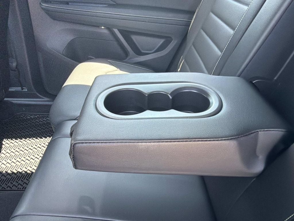 2024 Volkswagen Atlas Cross Sport 2.0T SEL R-Line