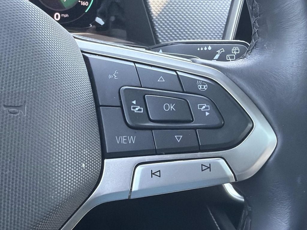 2024 Volkswagen Atlas Cross Sport 2.0T SEL R-Line