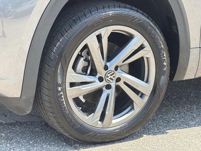 2024 Volkswagen Atlas Cross Sport 2.0T SEL R-Line
