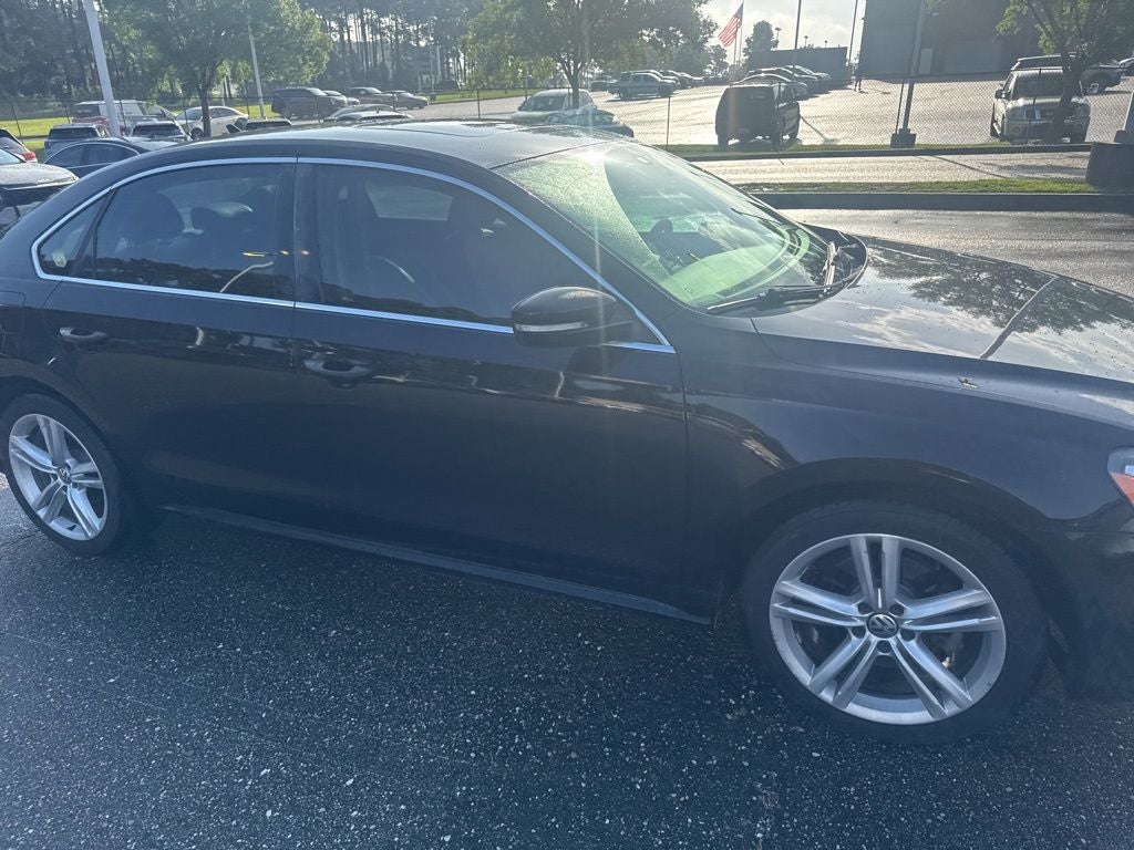 2014 Volkswagen Passat V6 SE w/Sunroof