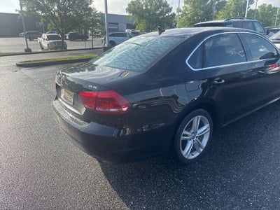 2014 Volkswagen Passat V6 SE w/Sunroof