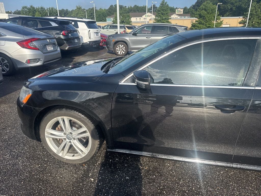 2014 Volkswagen Passat V6 SE w/Sunroof