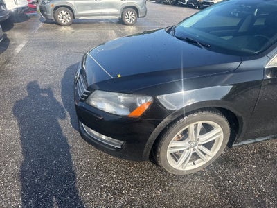 2014 Volkswagen Passat V6 SE w/Sunroof