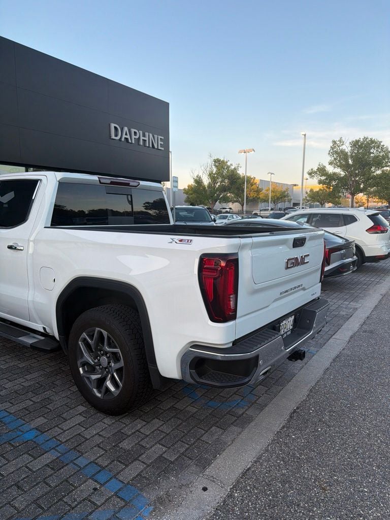 2025 GMC Sierra 1500 SLT
