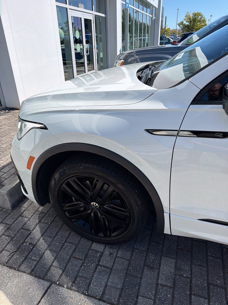 2022 Volkswagen Tiguan 2.0T SE R-Line Black
