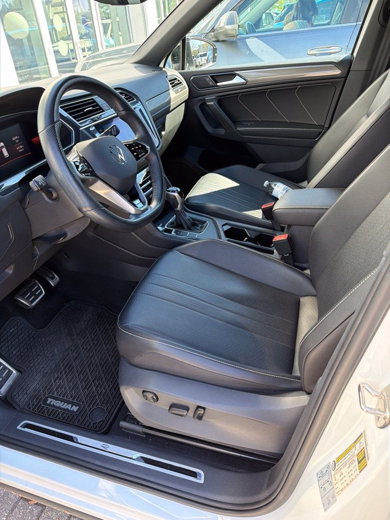 2022 Volkswagen Tiguan 2.0T SE R-Line Black
