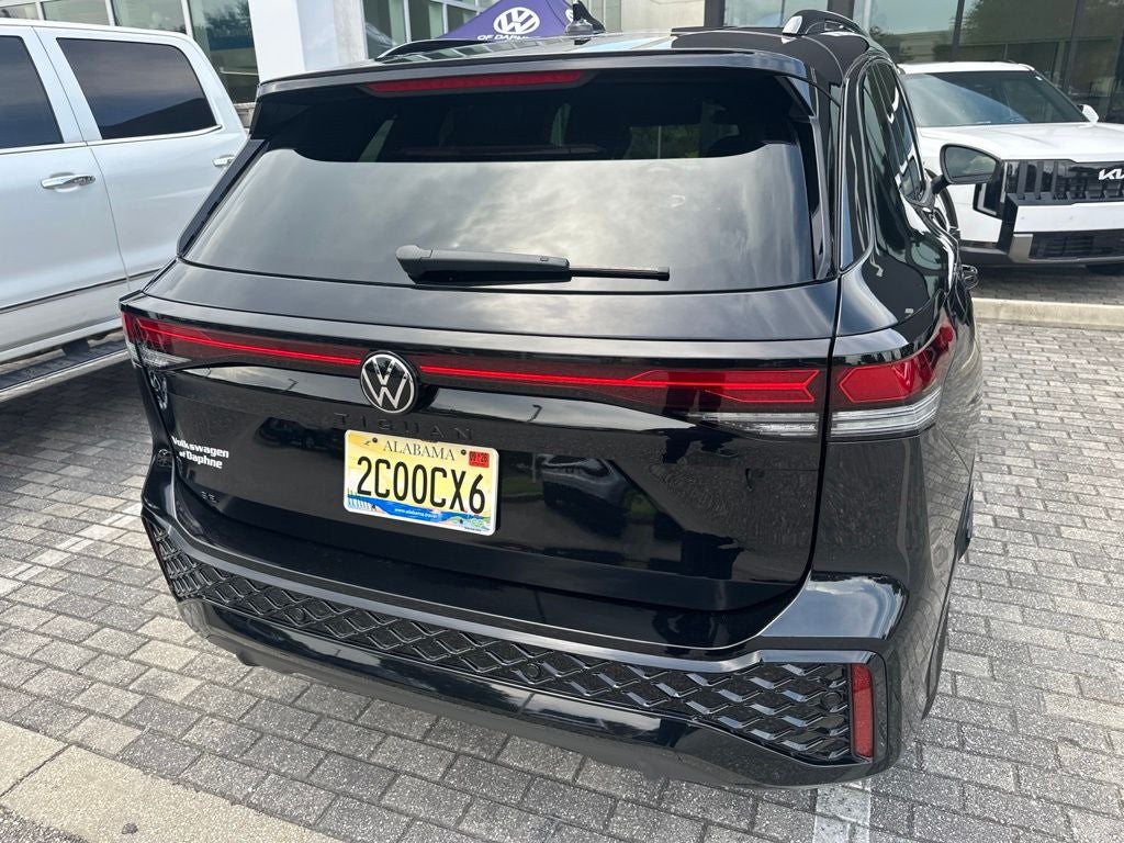 2025 Volkswagen Tiguan 2.0T SE R-Line Black