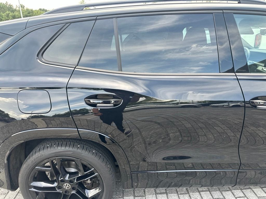 2025 Volkswagen Tiguan 2.0T SE R-Line Black