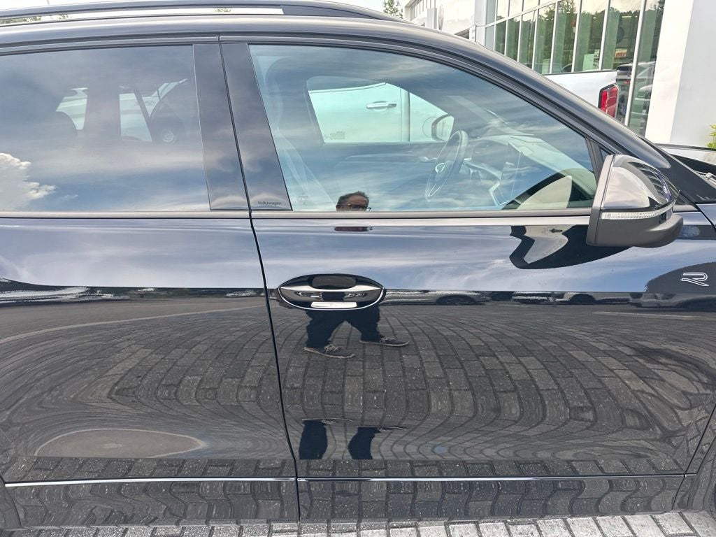 2025 Volkswagen Tiguan 2.0T SE R-Line Black