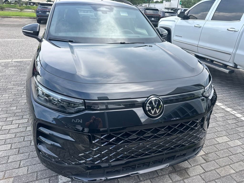2025 Volkswagen Tiguan 2.0T SE R-Line Black