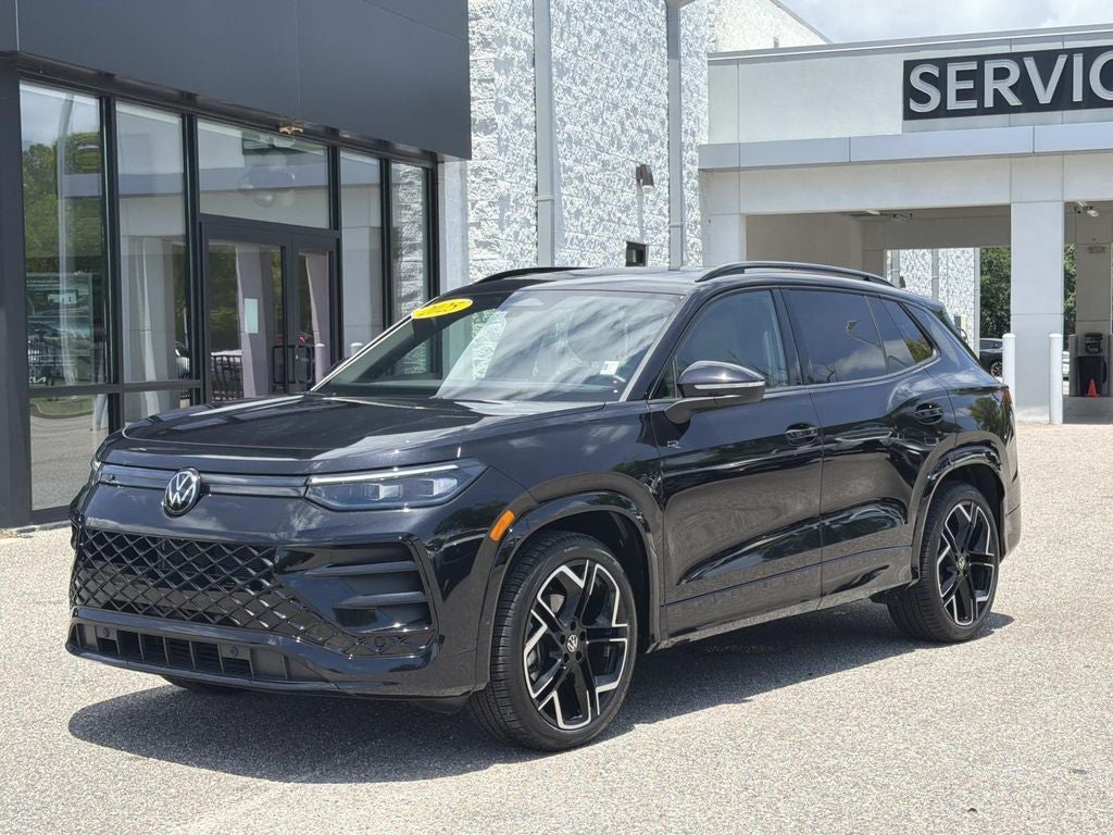 2025 Volkswagen Tiguan 2.0T SE R-Line Black