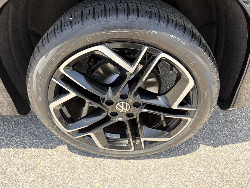 2025 Volkswagen Tiguan 2.0T SE R-Line Black