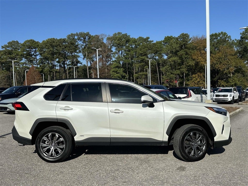 2022 Toyota RAV4 Hybrid XLE Premium