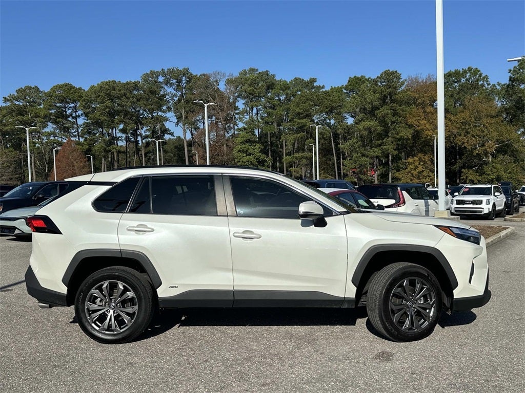 2022 Toyota RAV4 Hybrid XLE Premium