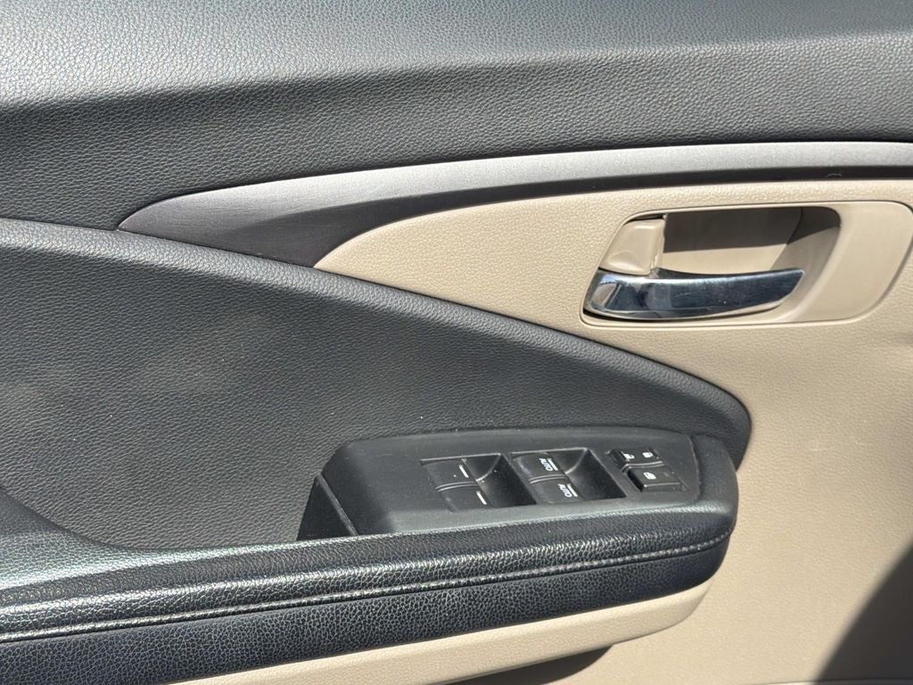 2016 Honda Pilot EX-L w/Rear Entertainment System