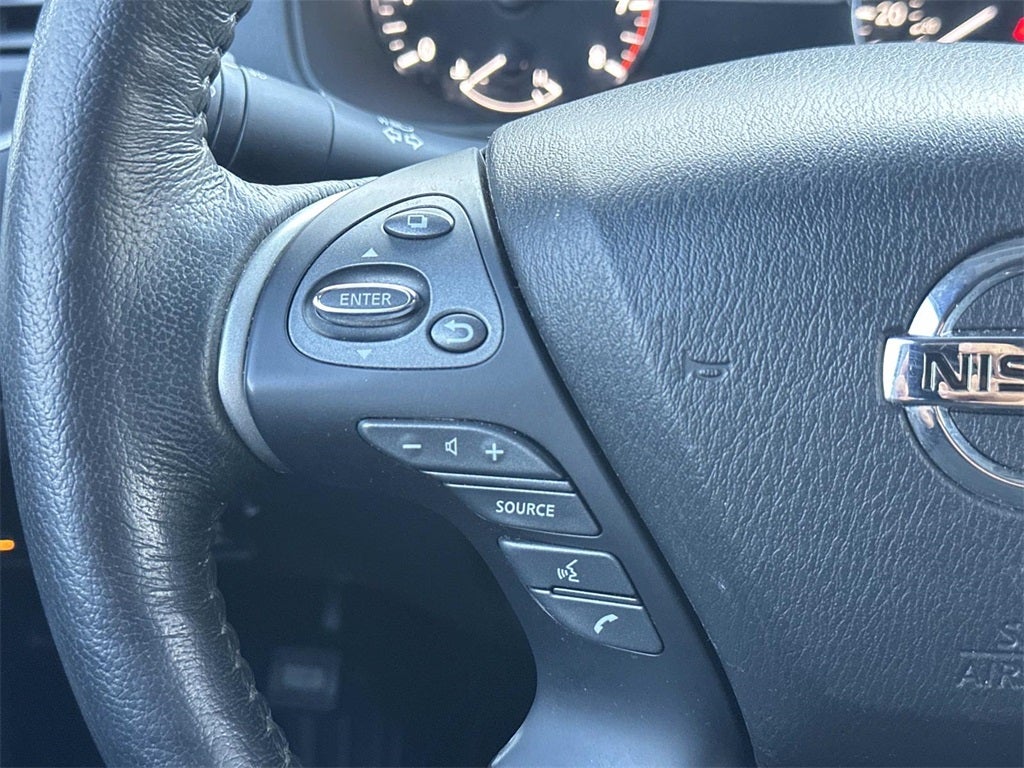 2020 Nissan Pathfinder SL