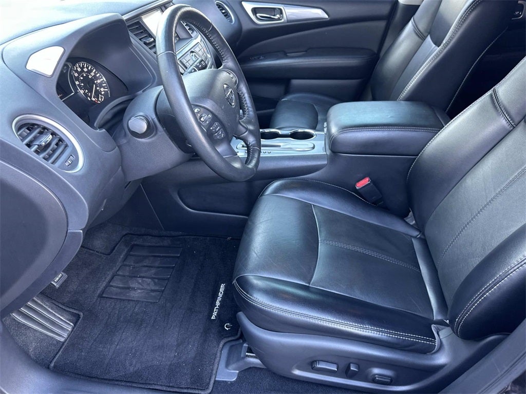 2020 Nissan Pathfinder SL