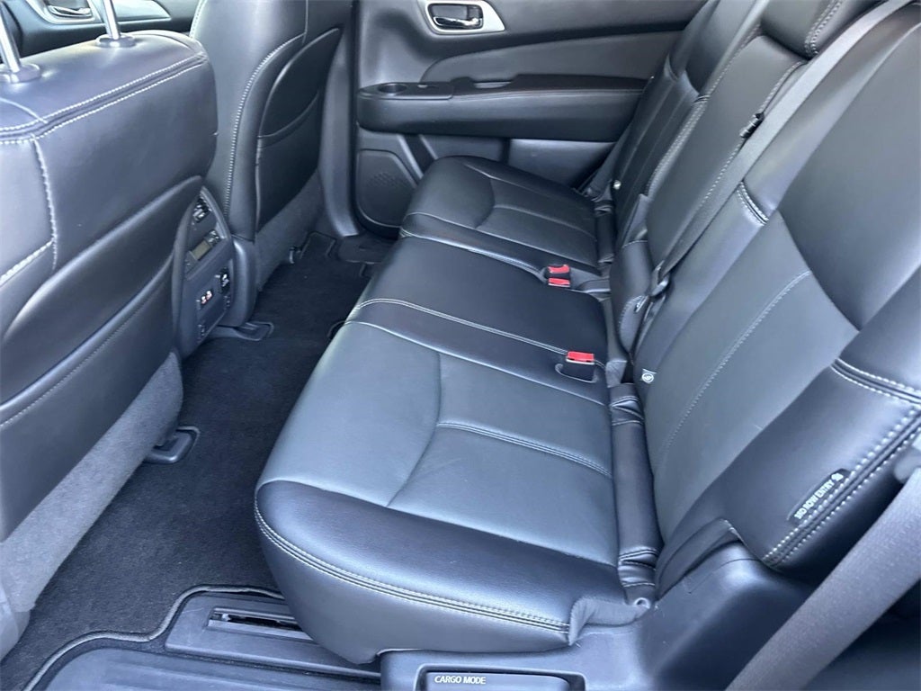 2020 Nissan Pathfinder SL