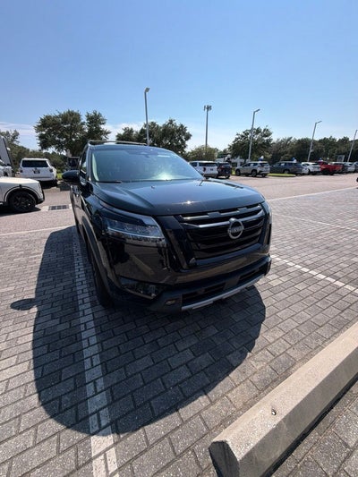 2024 Nissan Pathfinder SL