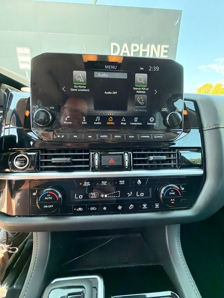 2024 Nissan Pathfinder SL