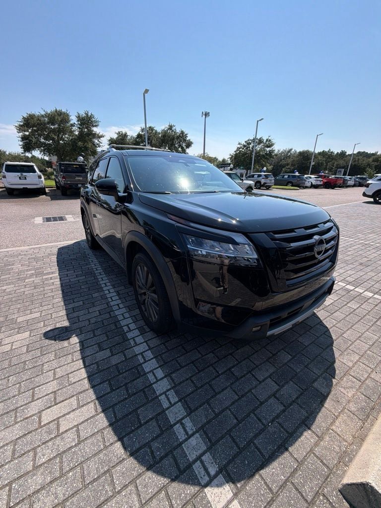 2024 Nissan Pathfinder SL