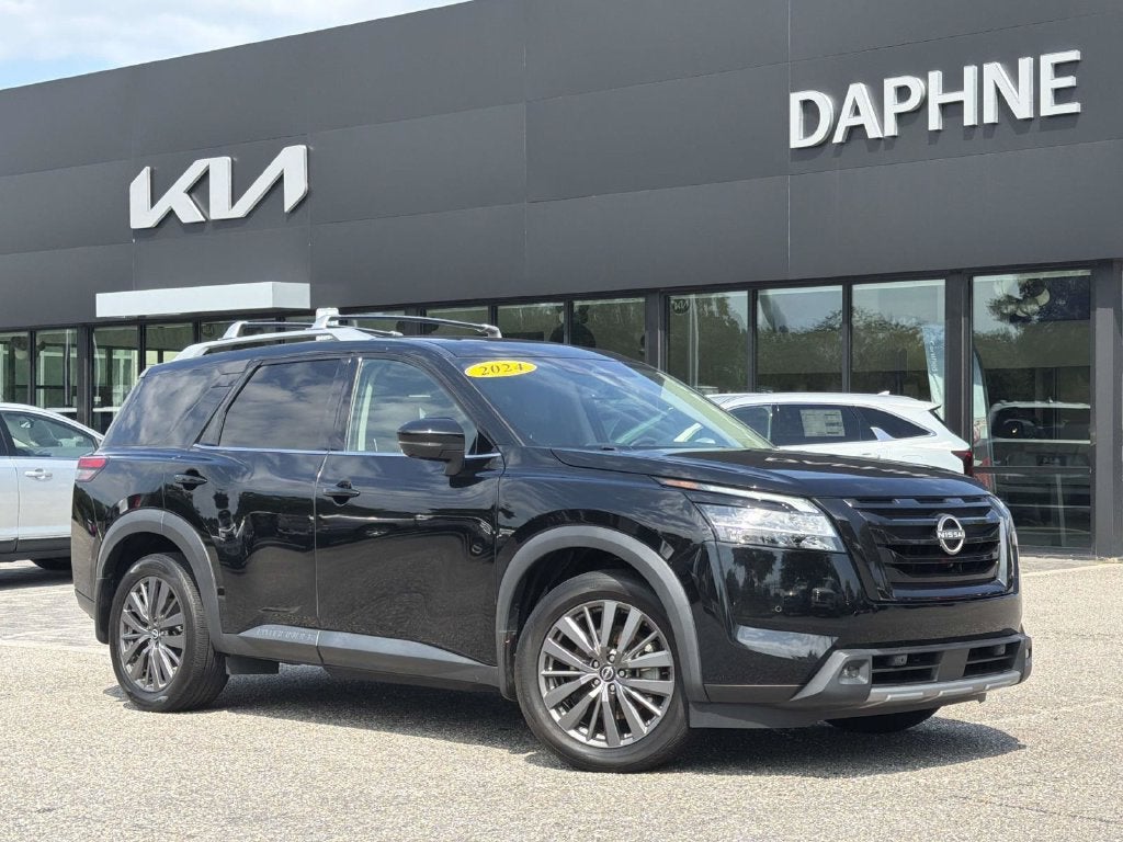 2024 Nissan Pathfinder SL