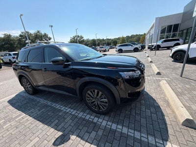 2024 Nissan Pathfinder SL