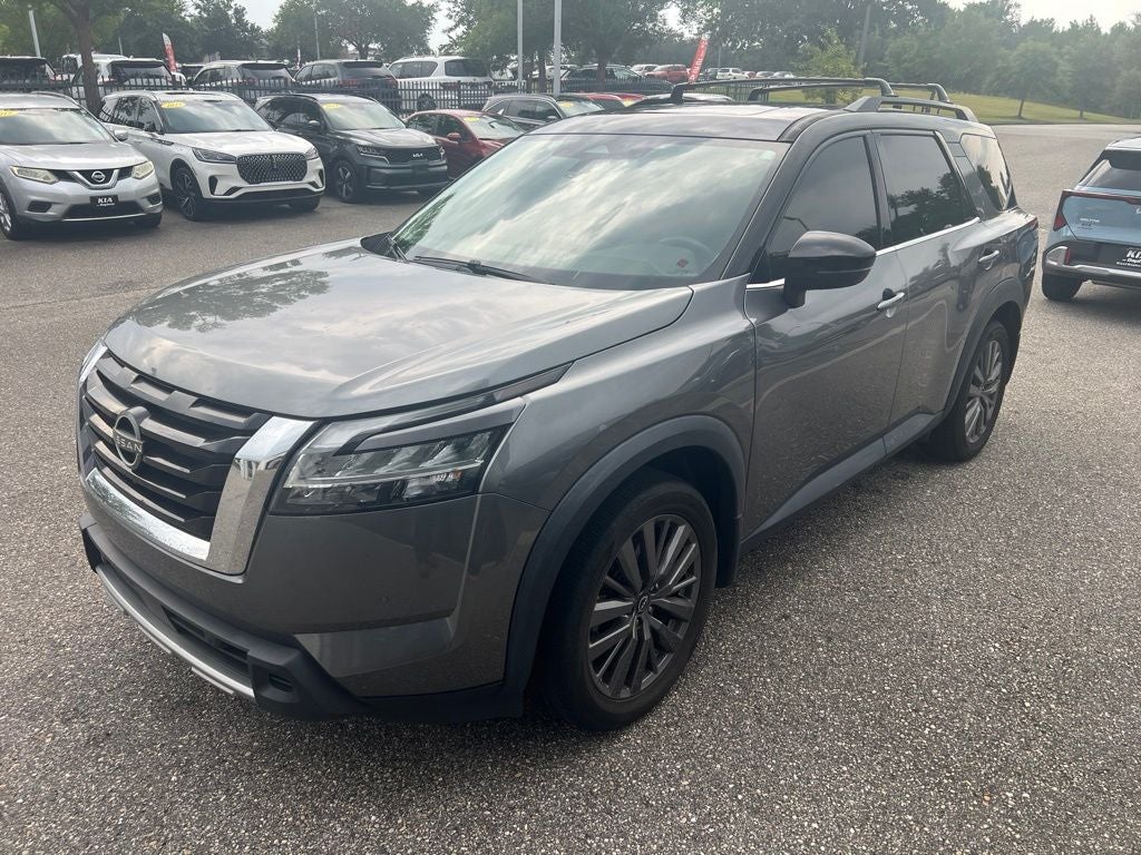2023 Nissan Pathfinder SL