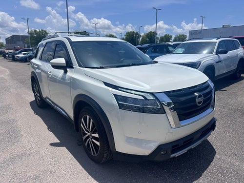2023 Nissan Pathfinder Platinum