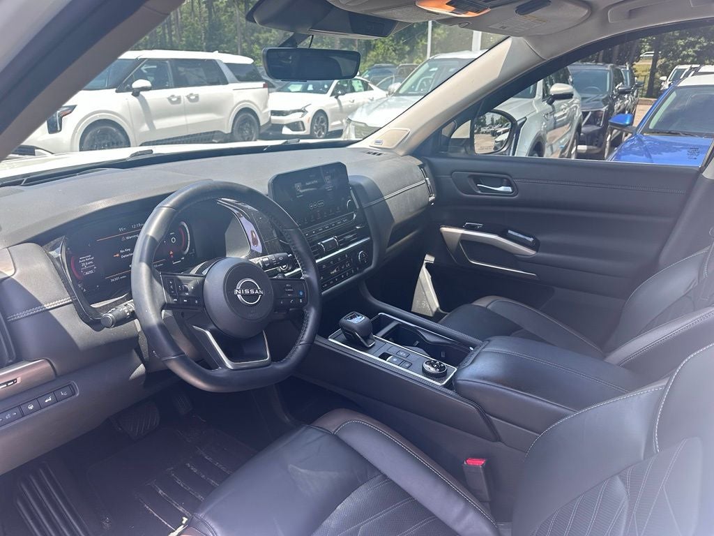 2023 Nissan Pathfinder Platinum