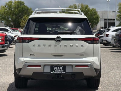 2023 Nissan Pathfinder Platinum