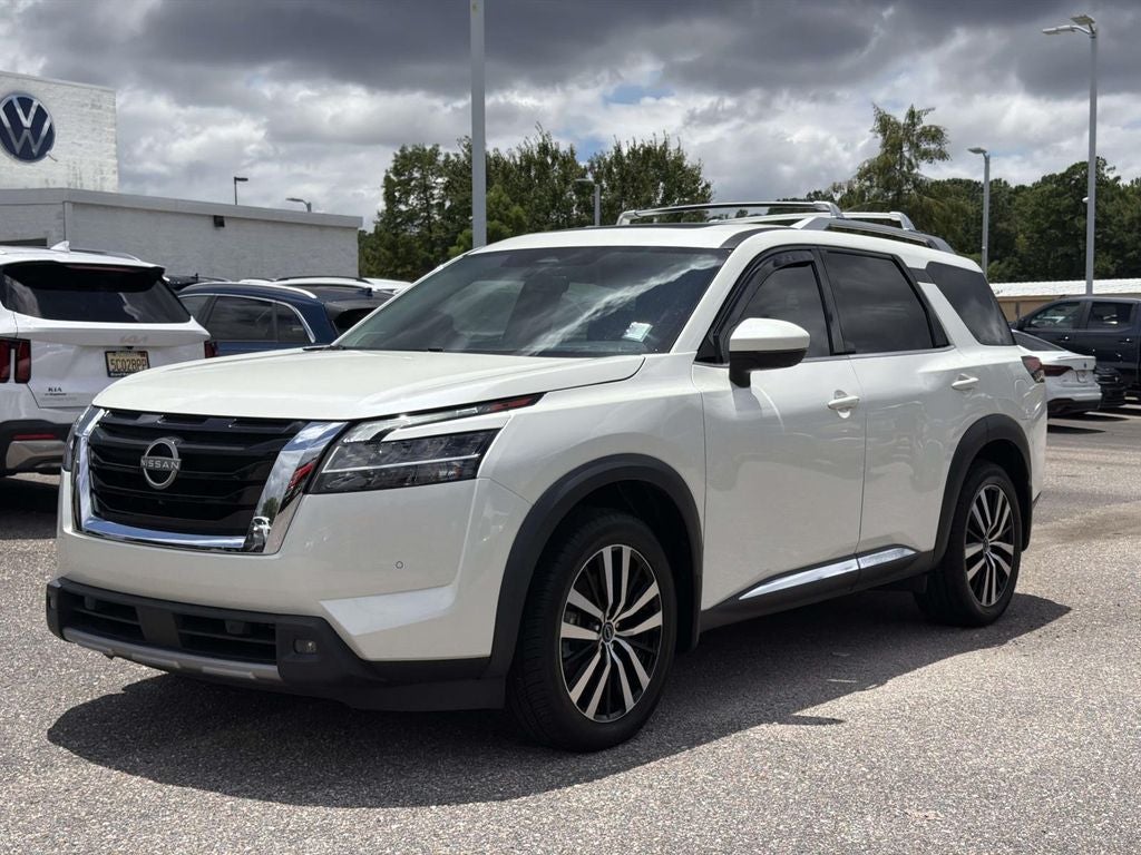 2023 Nissan Pathfinder Platinum