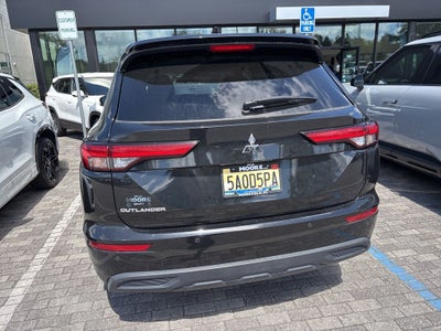 2022 Mitsubishi Outlander ES