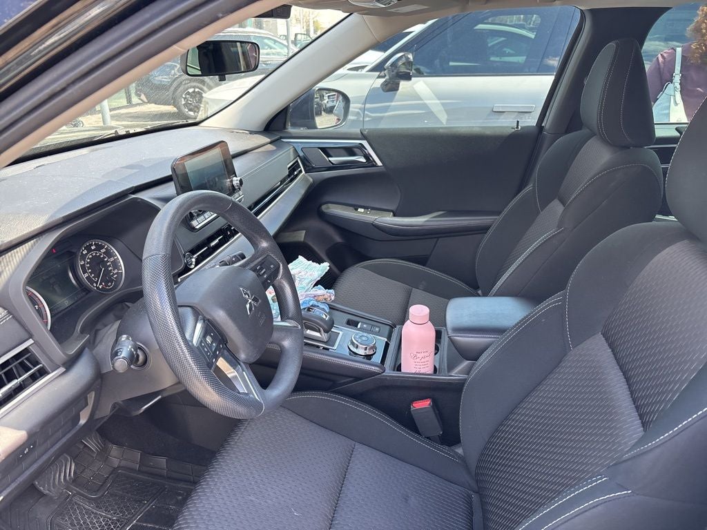 2022 Mitsubishi Outlander ES