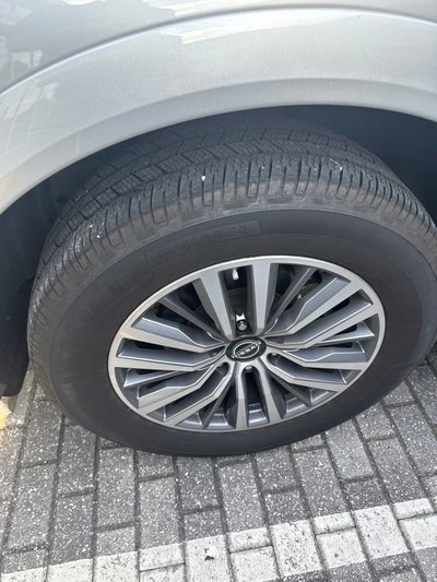 2022 Nissan Armada SL