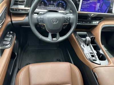 2025 Toyota Crown Signia Limited