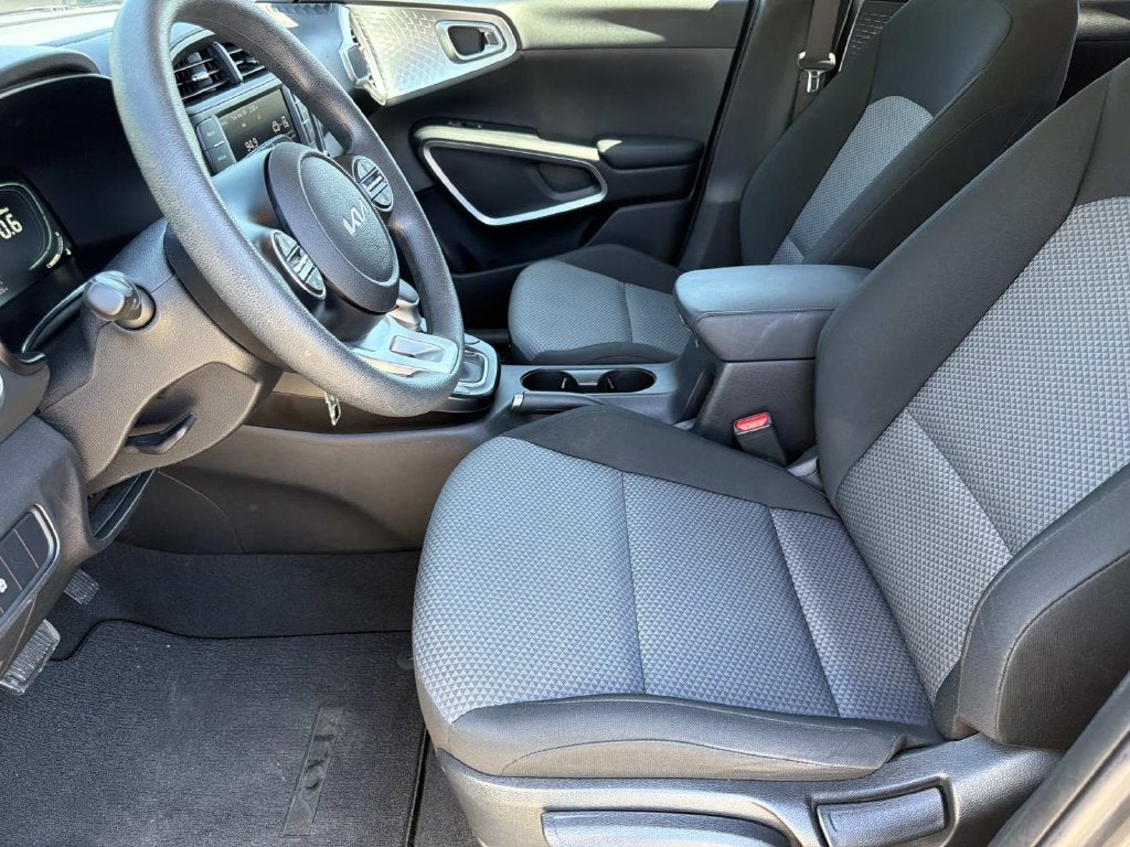 2025 Kia Soul LX Technology Package