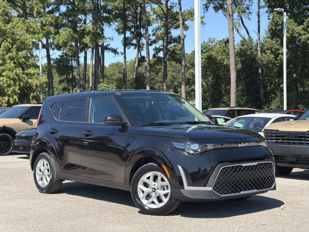 2025 Kia Soul LX Technology Package