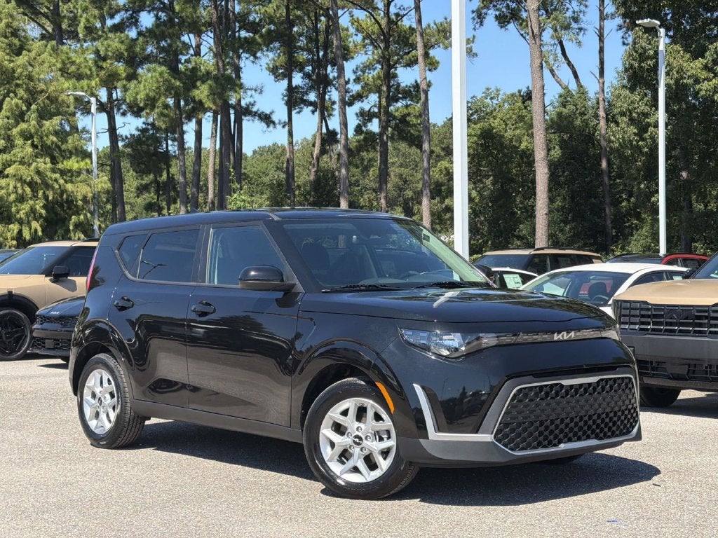 2025 Kia Soul LX Technology Package