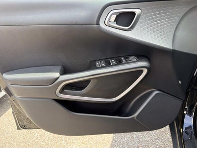 2025 Kia Soul LX Technology Package