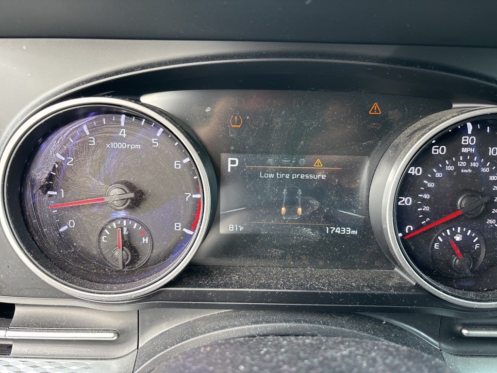 2024 Kia Carnival LX