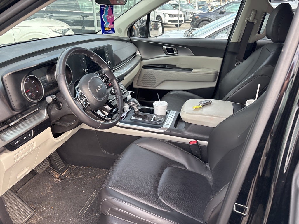 2024 Kia Carnival LX