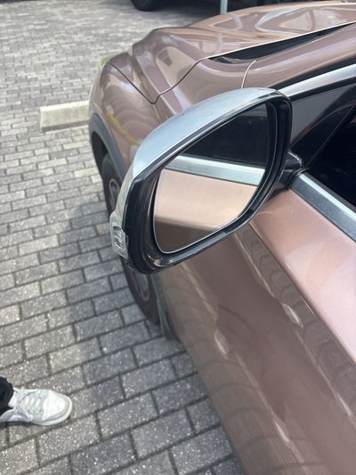 2017 INFINITI QX30 Premium