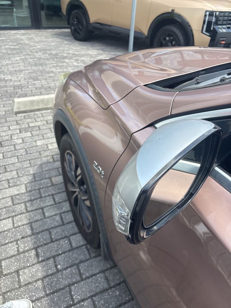 2017 INFINITI QX30 Premium