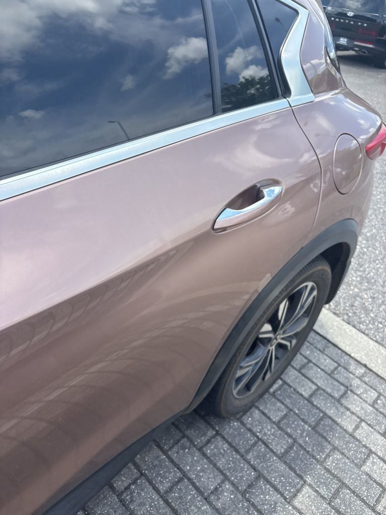 2017 INFINITI QX30 Premium