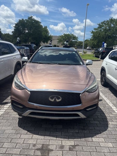 2017 INFINITI QX30 Premium