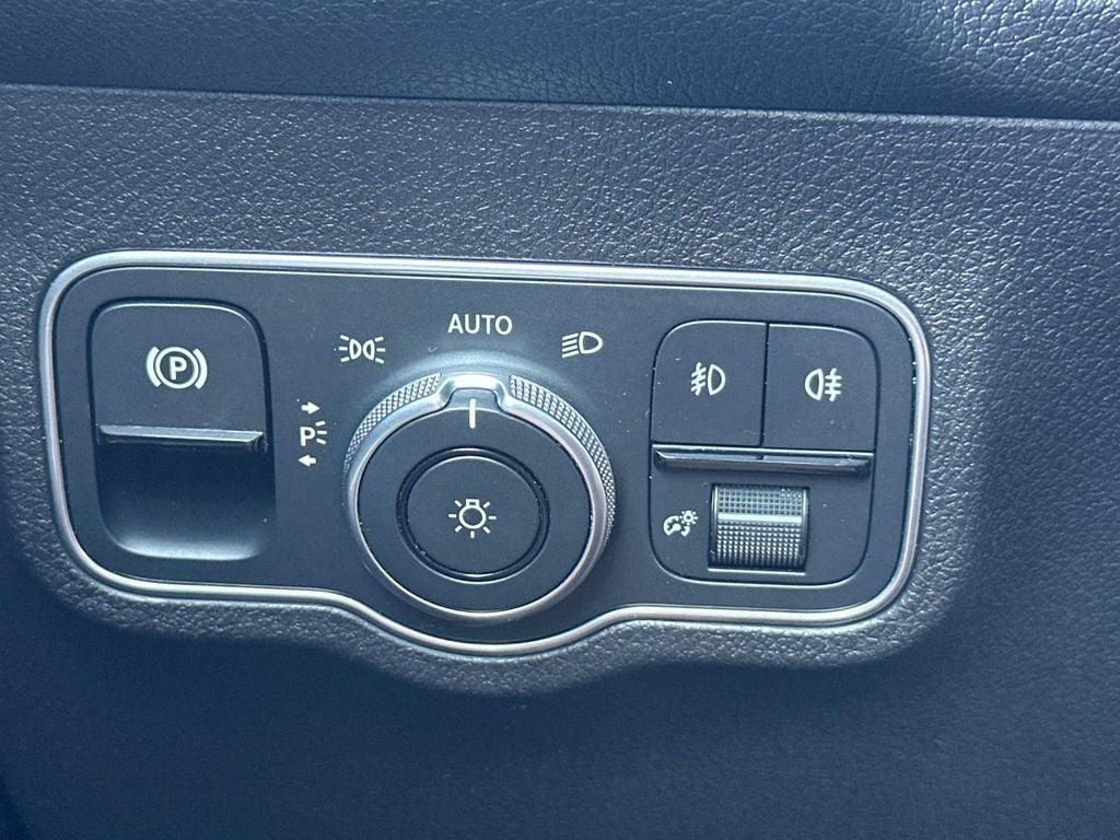 2025 Mercedes-Benz GLB GLB 250 4MATIC®