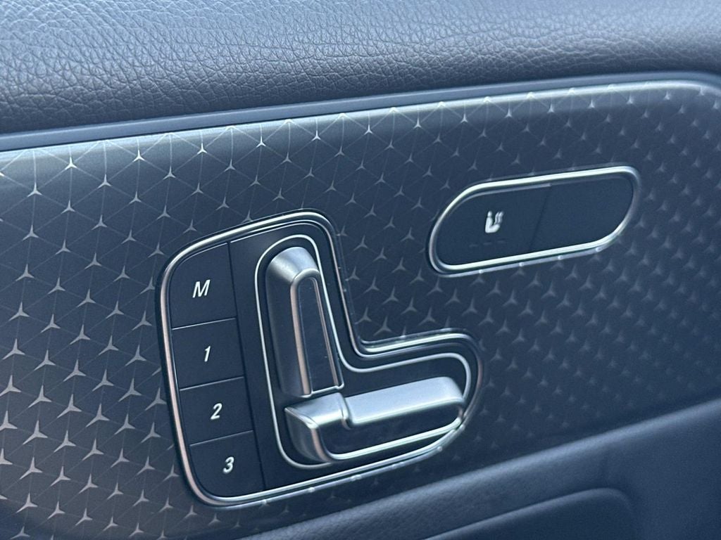 2025 Mercedes-Benz GLB GLB 250 4MATIC®